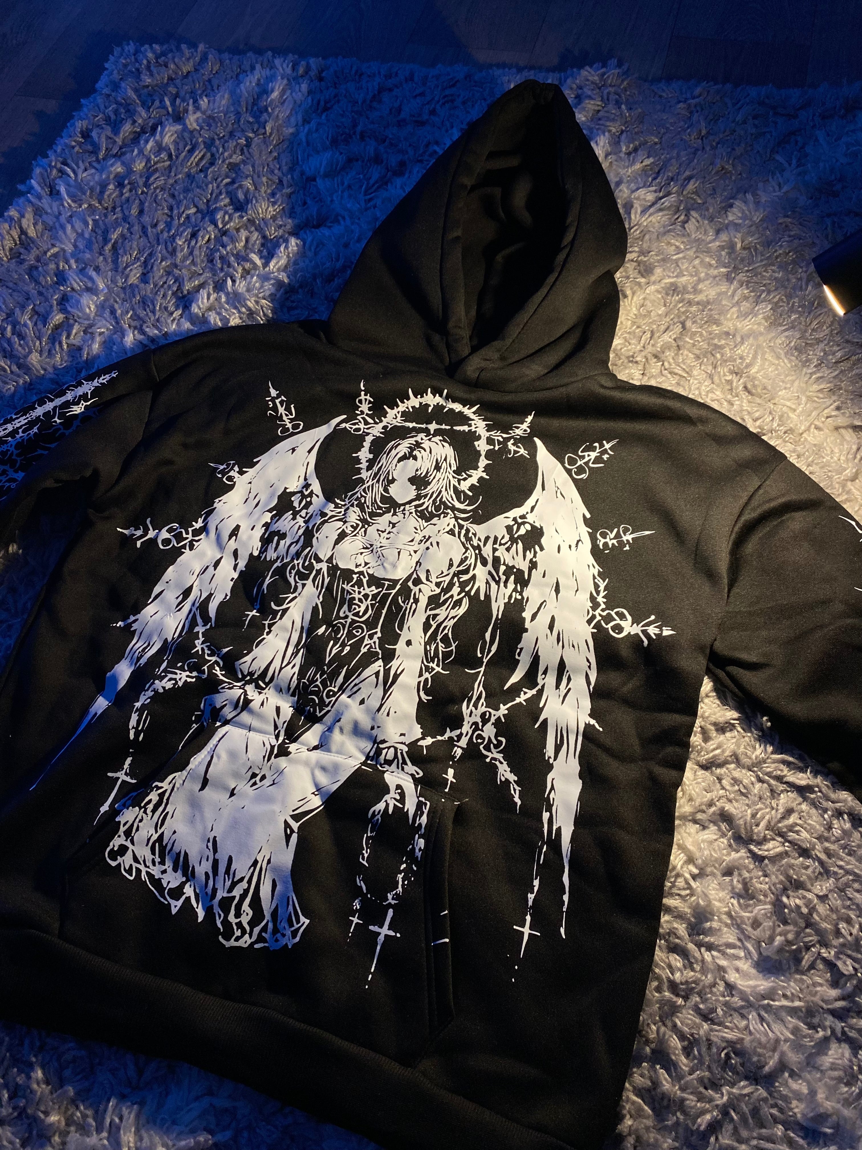 Dark Angel Hoodie – Schwarzer Anime Streetwear Hoodie mit Flügelmotiv