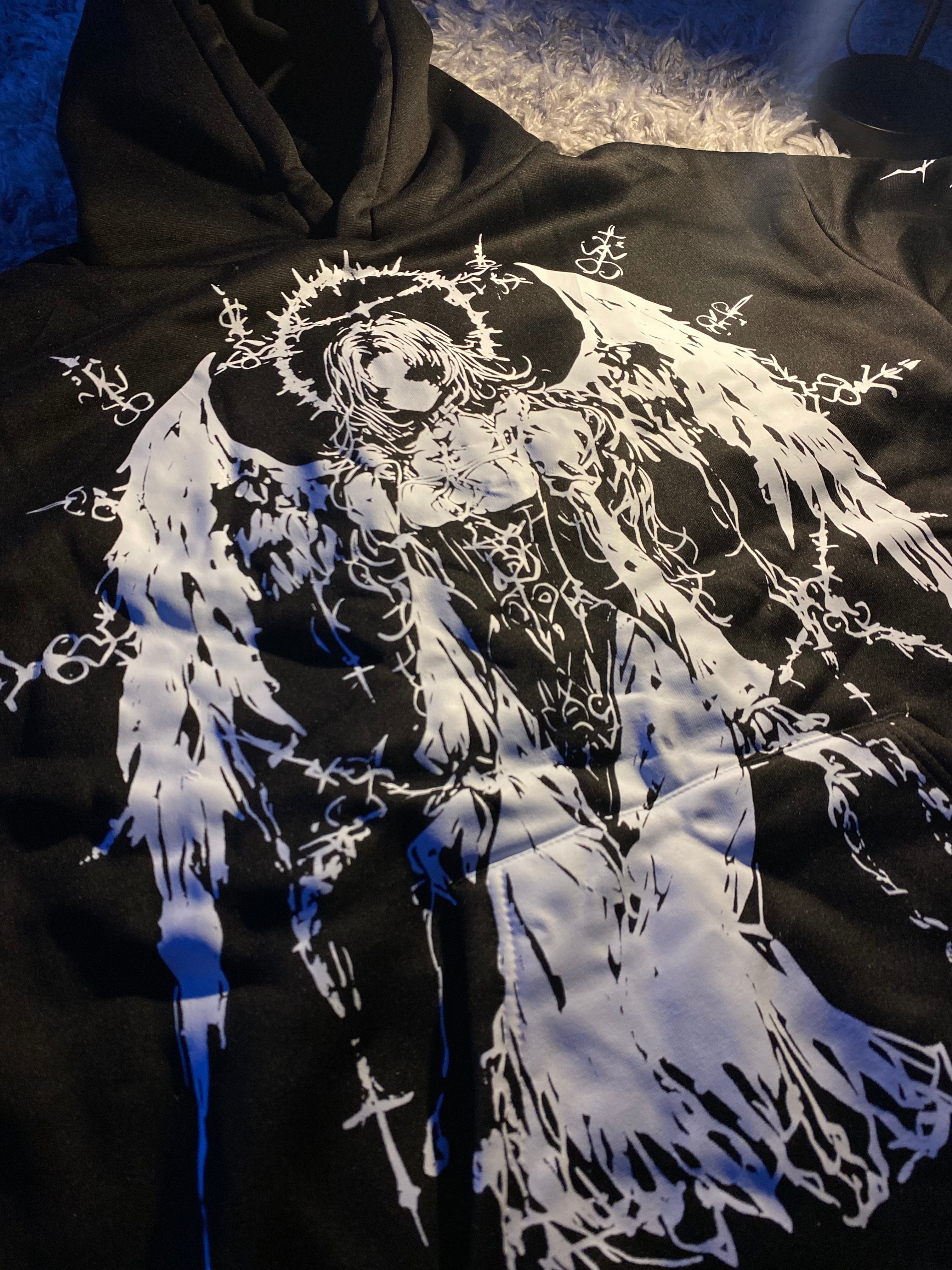 Dark Angel Hoodie – Schwarzer Anime Streetwear Hoodie mit Flügelmotiv